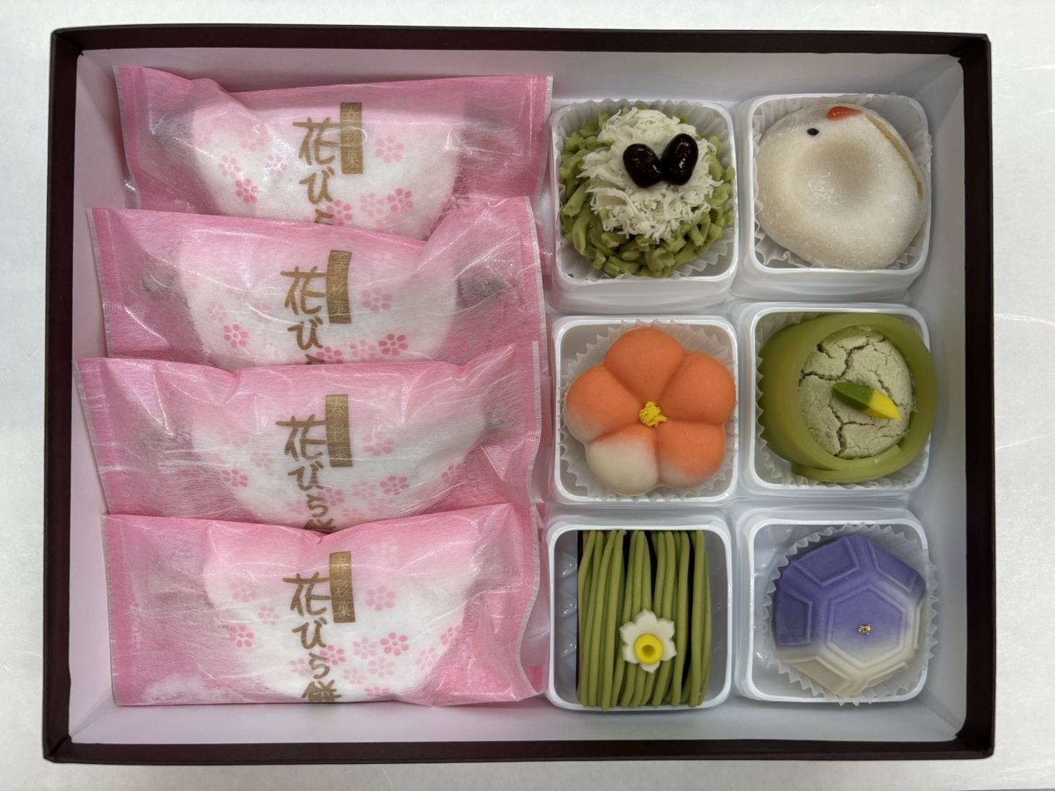 上生菓子6コ、花びら餅4コ入り