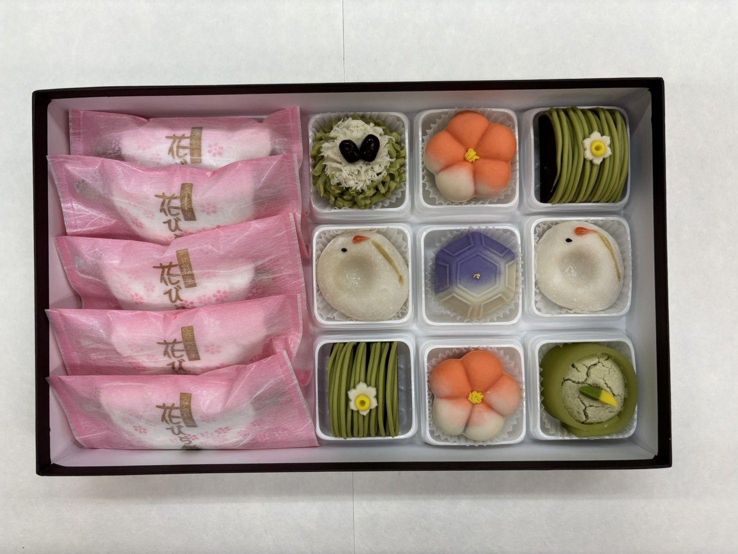 上生菓子9コ、花びら餅5コ入り